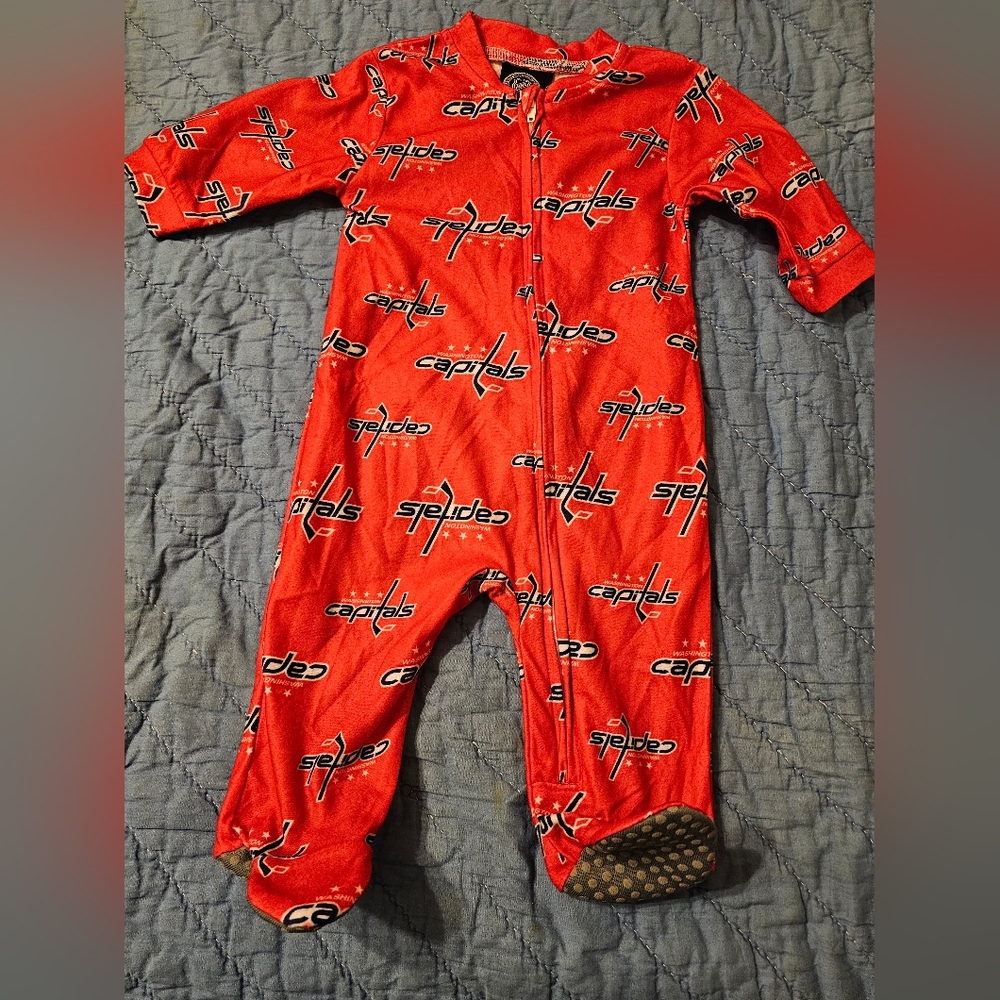 NWOT Washington Capitals Red Kids One Piece. Size:3/6 M. - Picture 1 of 5